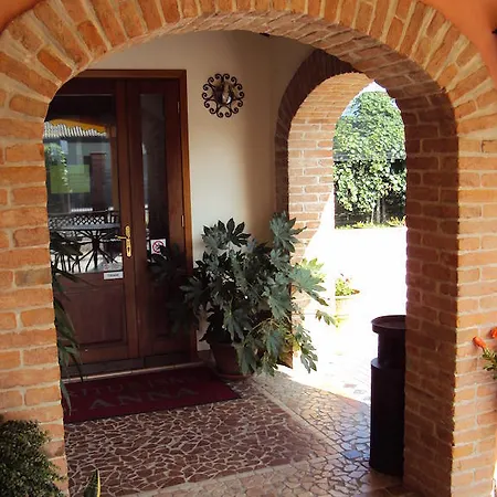 Alloggio per agriturismo Sant' Anna *